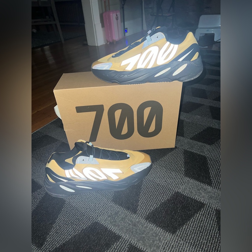 Adidas Yeezy 700 MNVN Honey Flux Size 16 - Picture 1 of 10